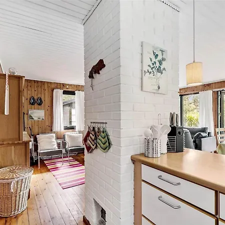 1309 Aakirkeby - Fyrreklyngen 17 * Vester Somarken